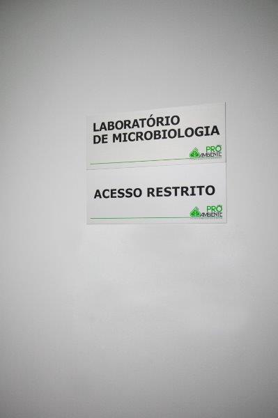 Laboratório de Microbiologia